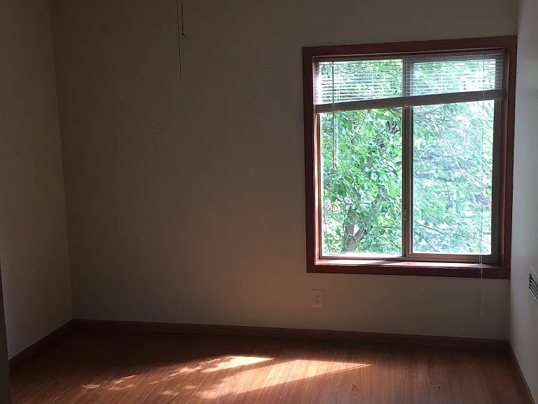 2715 Dupont Ave S — Photo 10