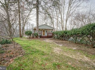 77 Coles Landing Rd, Blackwood, NJ 08012