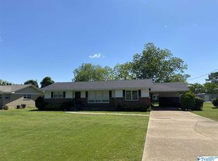 502 Riverview Dr, Gadsden, AL 35903