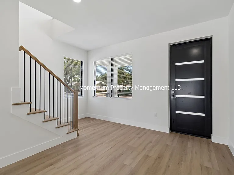 6401 S Richard Ave — Photo 4