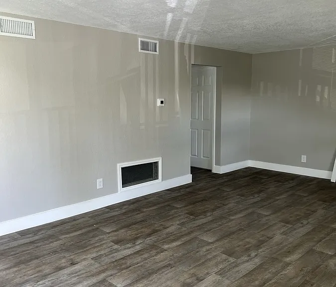 1426 Spring Ln #2 — Photo 7