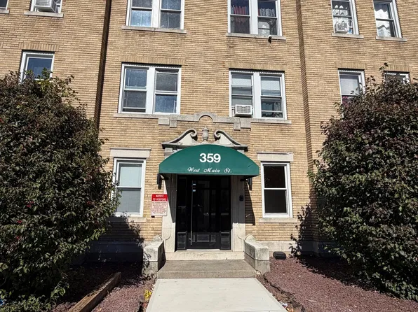 359 W Main St APT 2W, New Britain, CT 06052