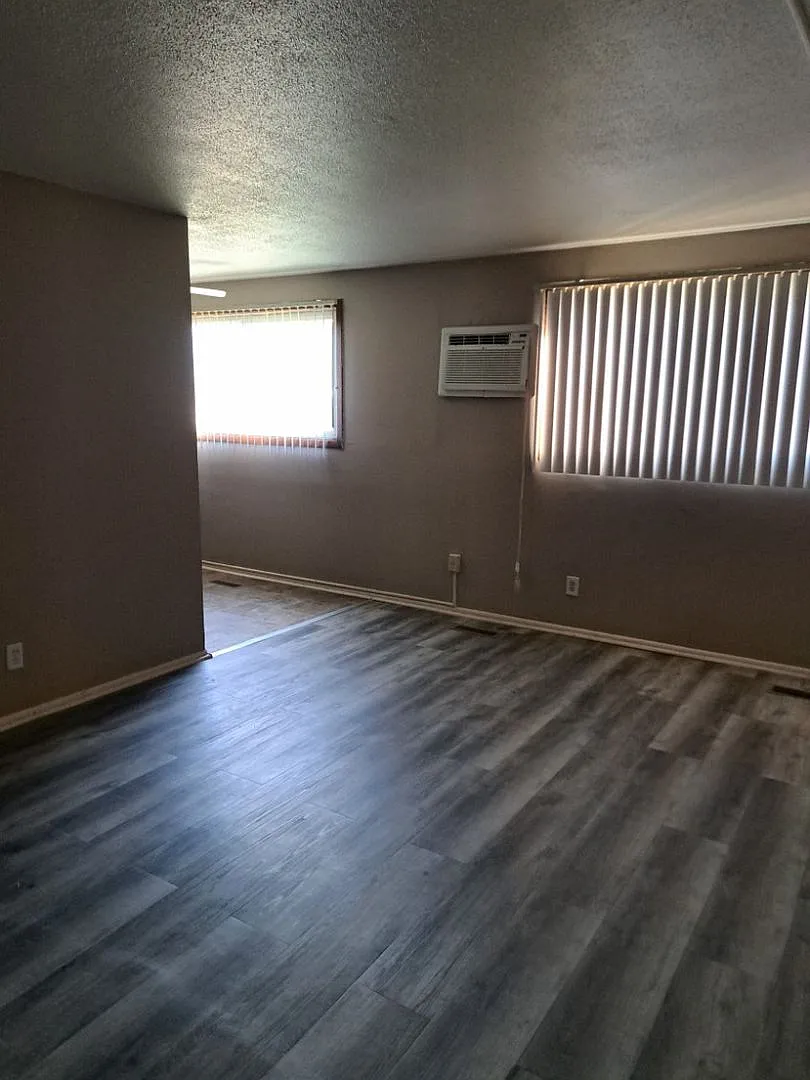 Heights Apartments - 191 Island Park — Photo 1
