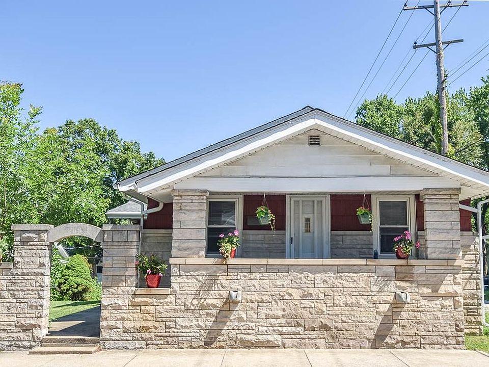 1st image of 209 E Grimes Ln