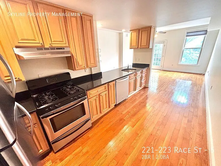 221-223 Race St #5 — Photo 8