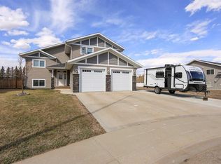 137 S Coachman Way, Blackfalds, AB T4M 0B4