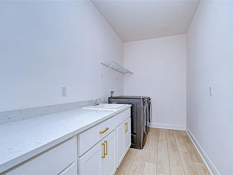 10027 Dolphin Gull Cir — Photo 19