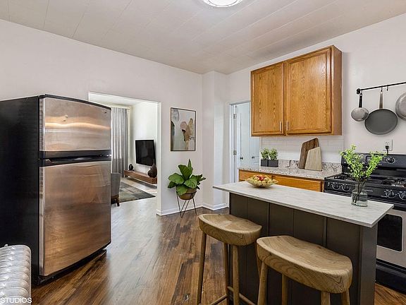 2nd image of 2147 W Charleston St APT 1R