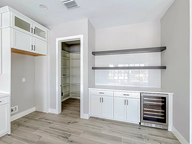 15930 Vetta Dr — Photo 2