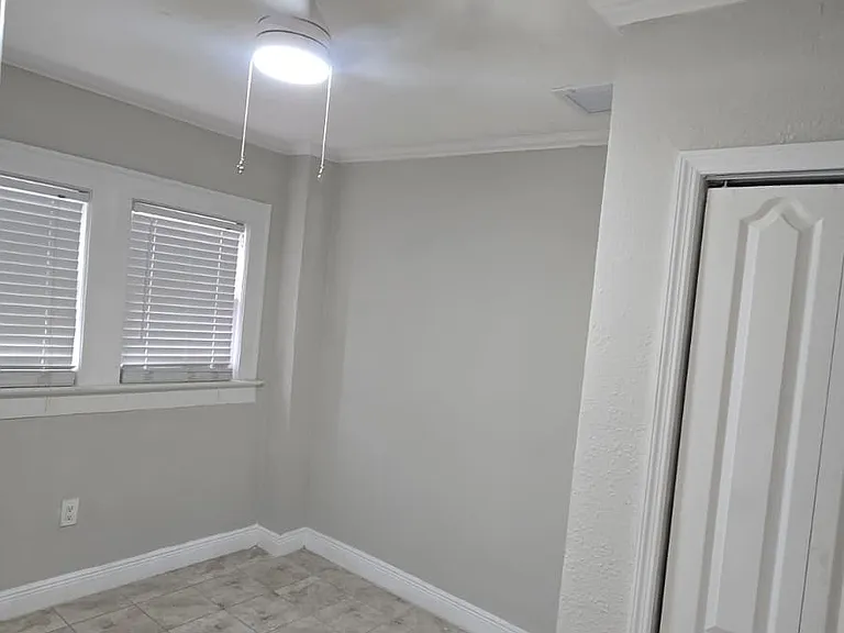 3711 7th Ave W #3711 — Photo 2