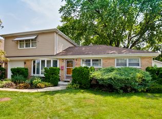 717 N Pine St, Mount Prospect, IL 60056