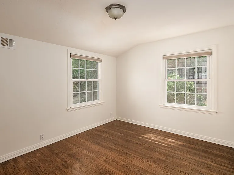 2624 N Commonwealth Ave — Photo 18