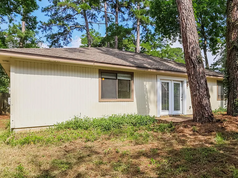 84 Fallshire Dr — Photo 16