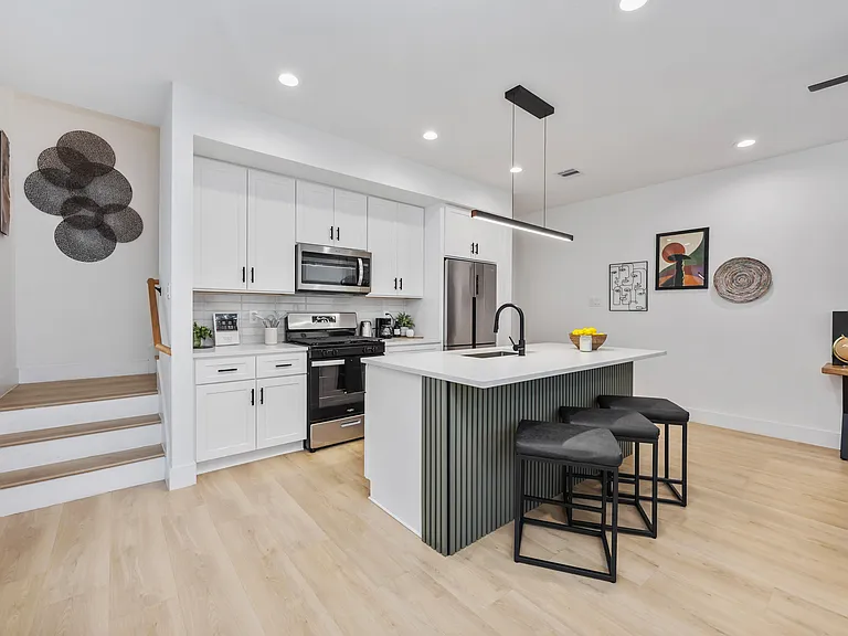 4718 Market St #1A — Photo 22
