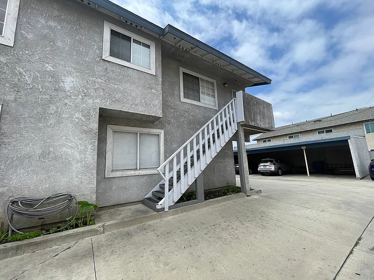 14931 Van Buren St #D — Photo 8