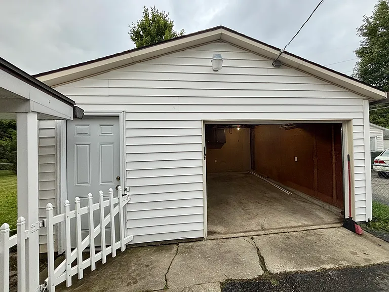 1677 Falke Dr — Photo 13