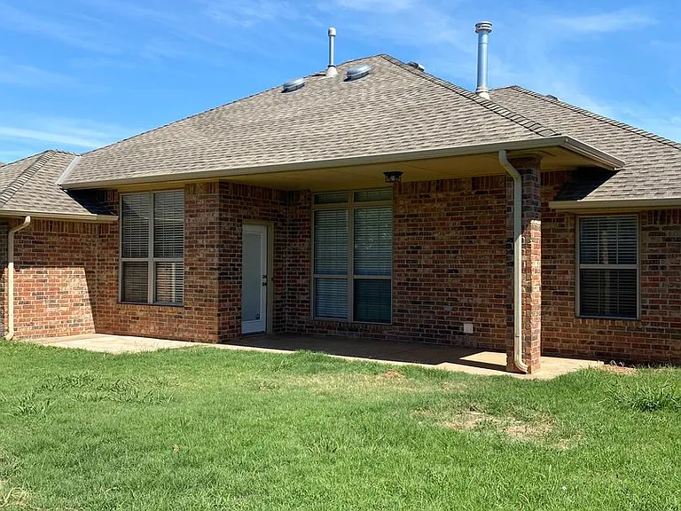 324 Madison Place Dr — Photo 21