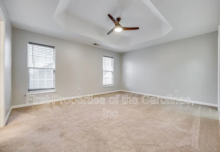 618 Bayou Cir — Photo 32