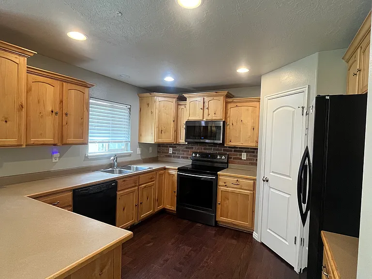 4077 S Clipper St — Photo 4