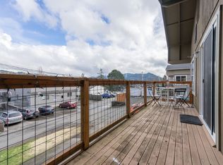 Bright 2 Bedroom Apartment Within Walking Distance to WWU, Bellingham, WA 98225
