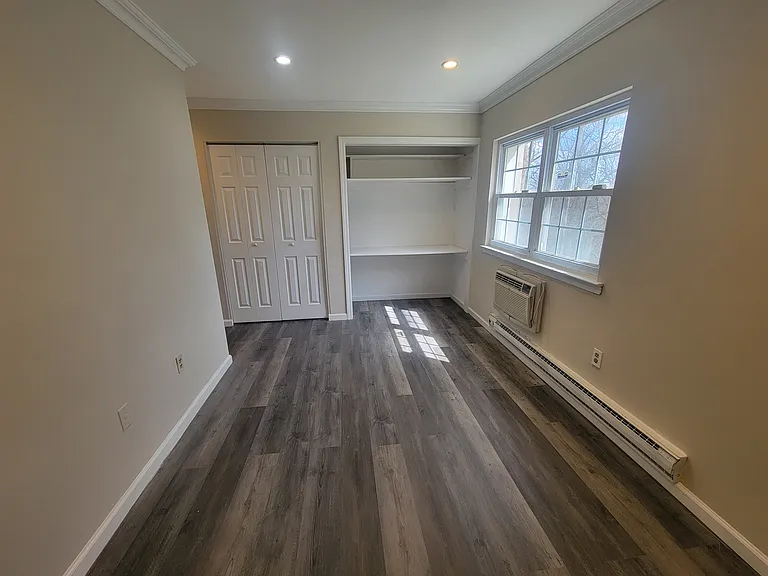 2nd Bedroom pic2