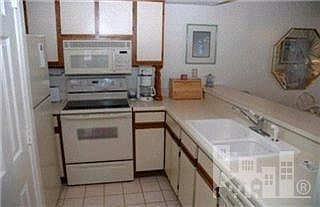 4th image of 1518 S Lake Park 5d Boulevard #5D