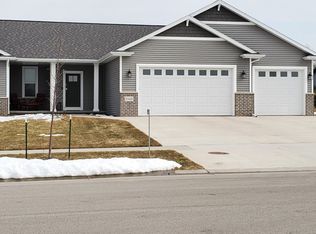 N1842 Schroeder Farm Dr, Greenville, WI 54942