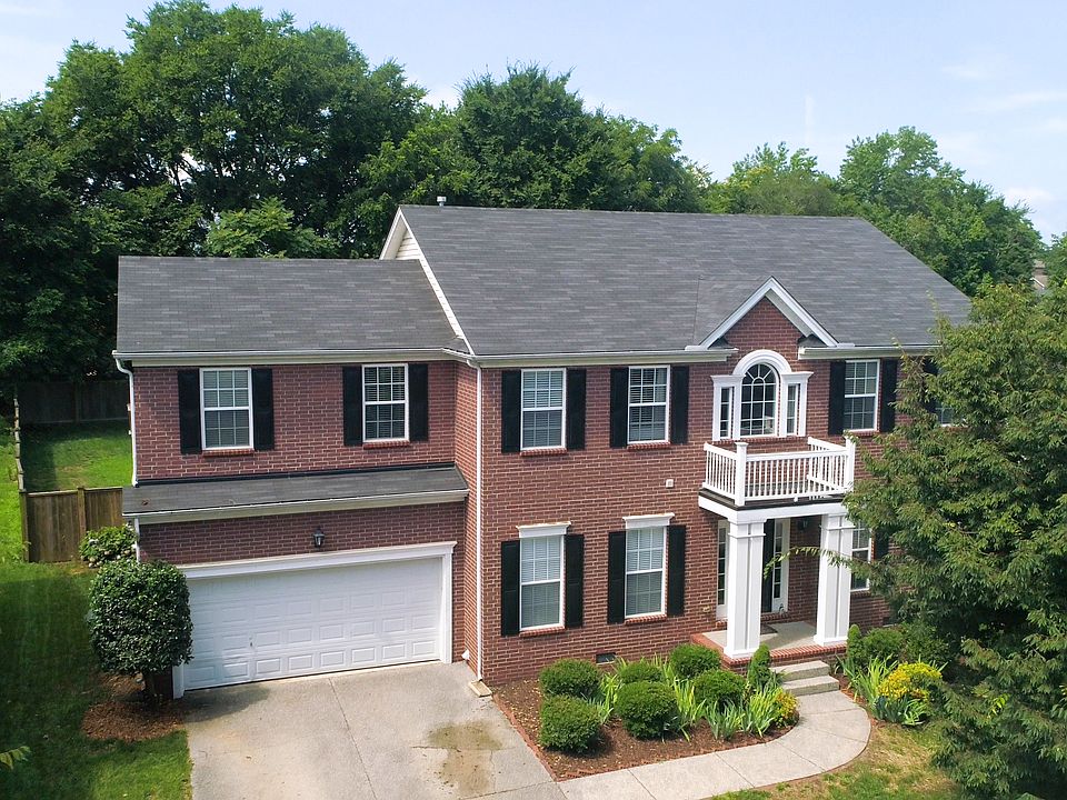 Welcome Home to Laurel Hills