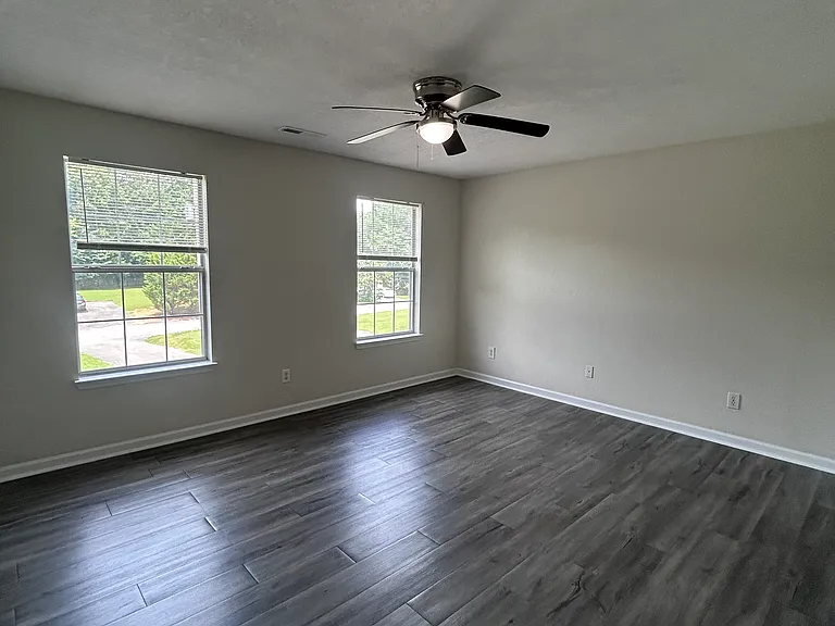 9894 Bettis Estates Ln — Photo 11