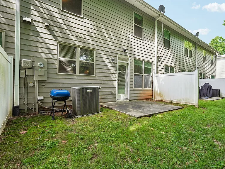 5860 Vinyard Ln — Photo 33