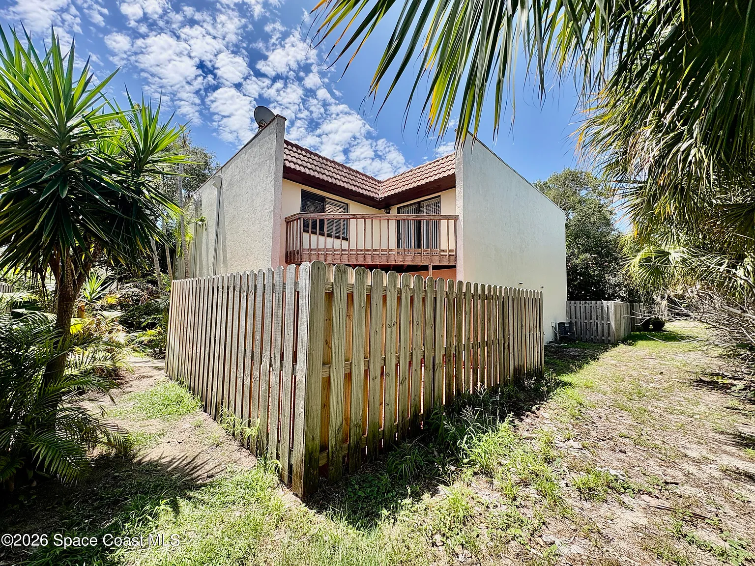 2 bed, 1.5 bath, 1178 sqft, $2,100 — Photo 1