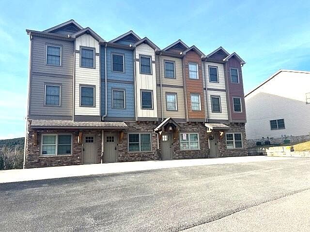 1st image of 55 Creekside Dr