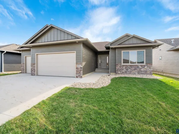 8901 W Dalton St, Sioux Falls, SD 57106