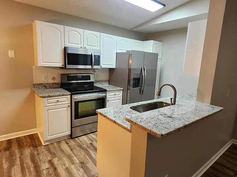 8549 Hopkins Cir #H — Photo 2