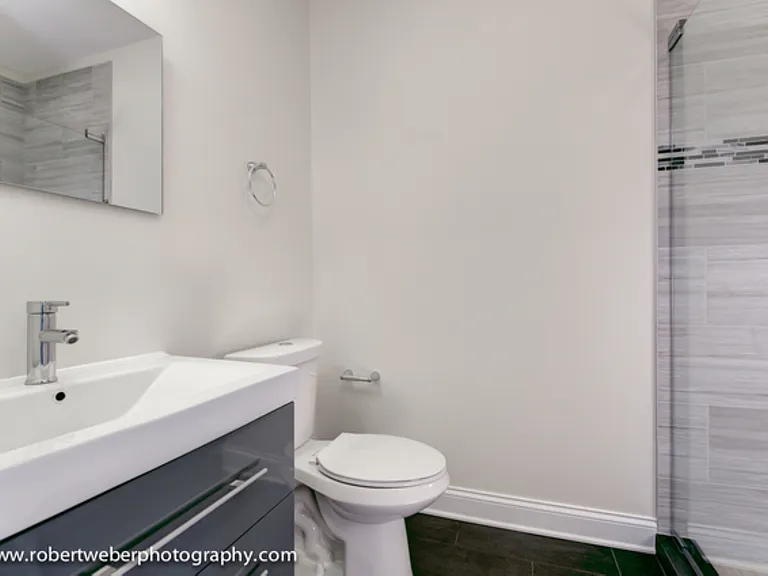 2329 W Barry Ave #1 — Photo 8