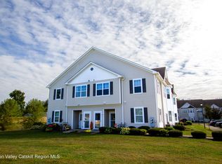 402 Commons Ln, Saugerties, NY 12477