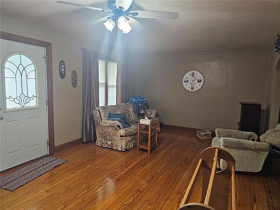 5th image of 111 N Church St