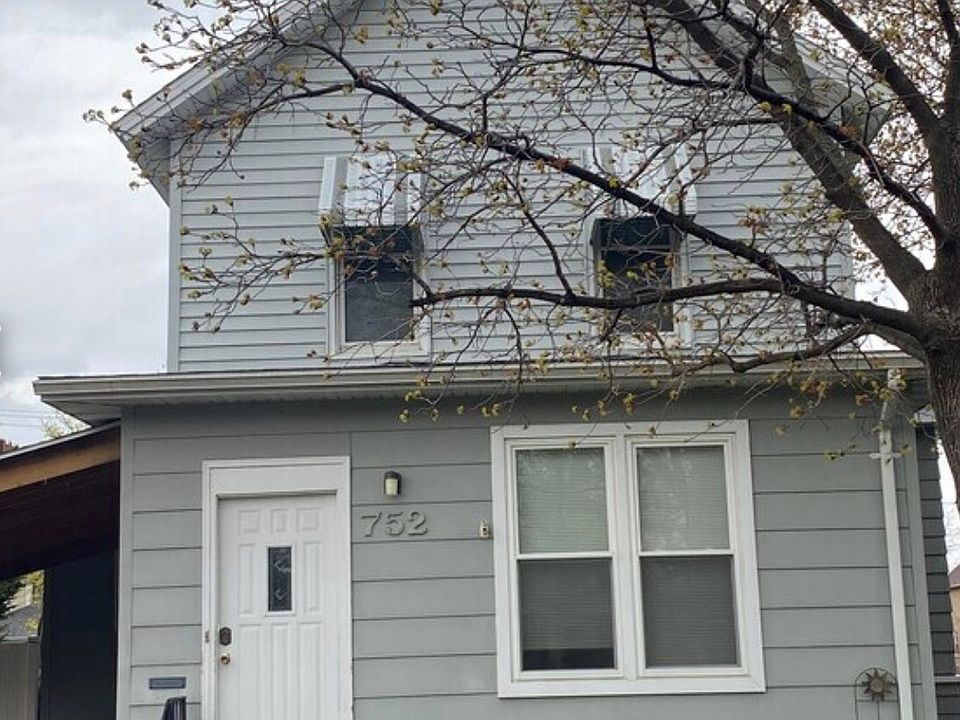 1st image of 752 W King St