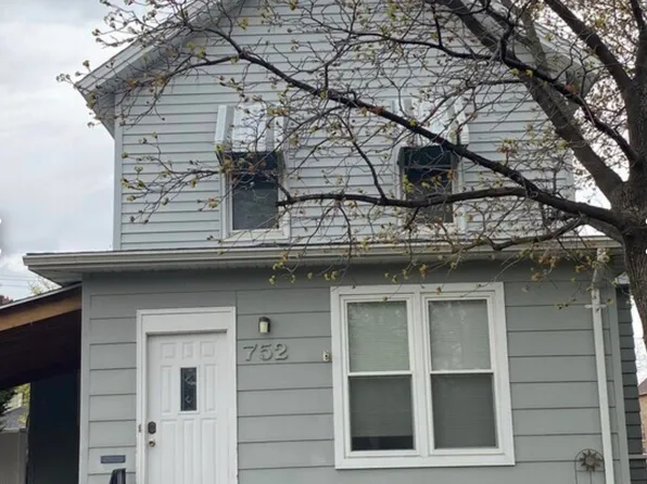752 W King St, Winona, MN 55987