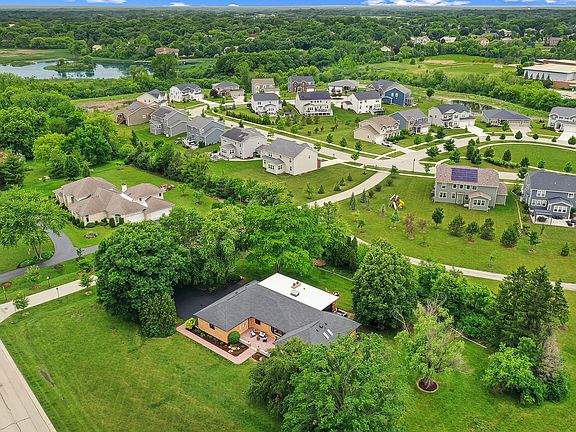 4th image of 5 Bruce Cir N