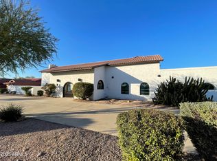 8200 W Orangewood Ave, Glendale, AZ 85303