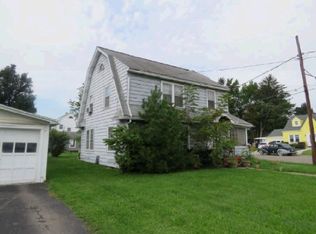 496 Riverside Dr, Johnson City, NY 13790