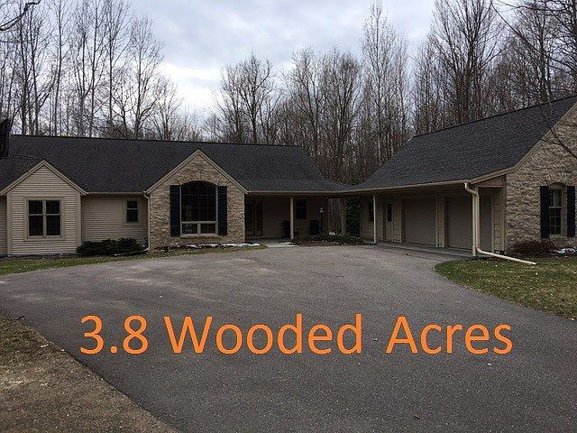 1st image of 225328 Maplewood Dr