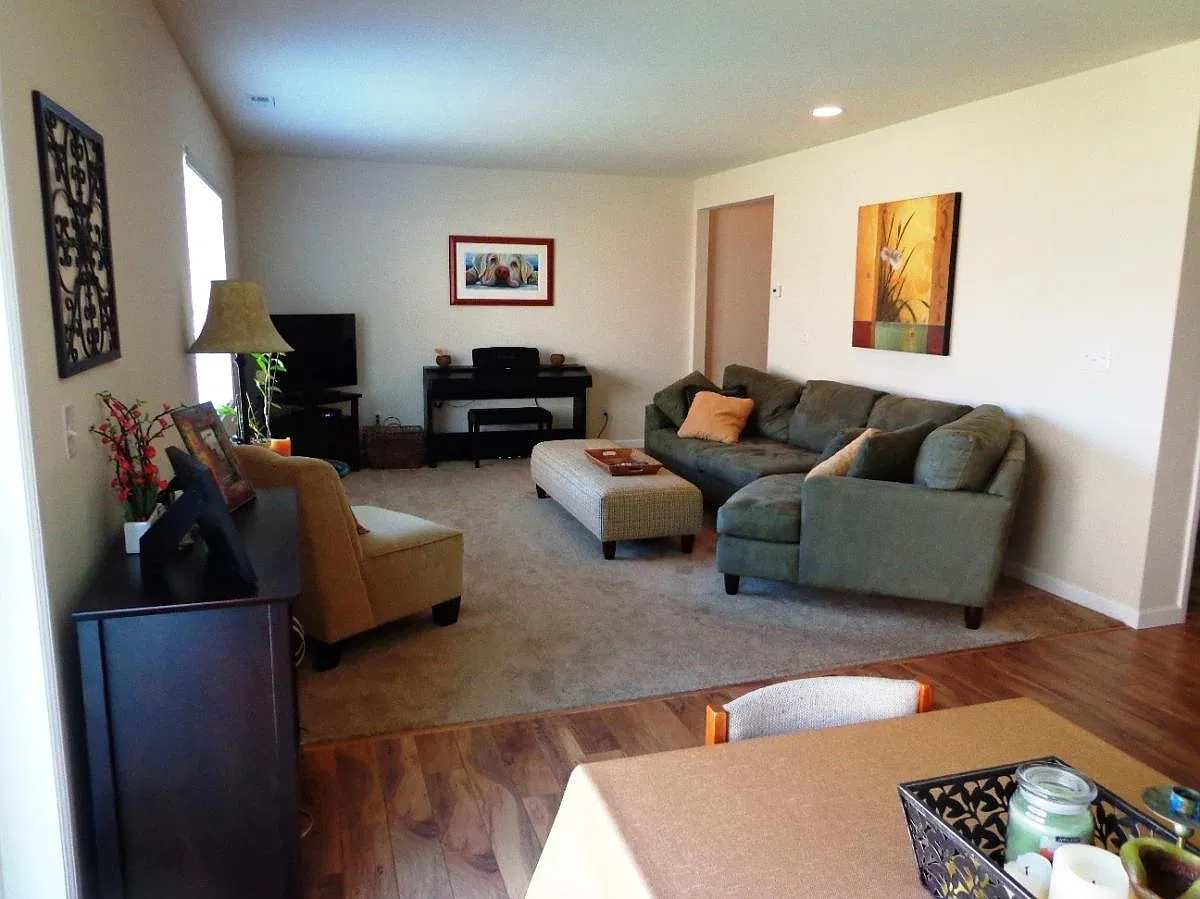 3 bed, 2.5 bath, 1591 sqft, $3,350 — Photo 3