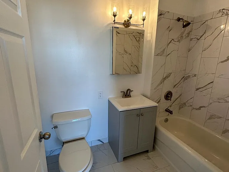 20 2nd St #2505 — Photo 15