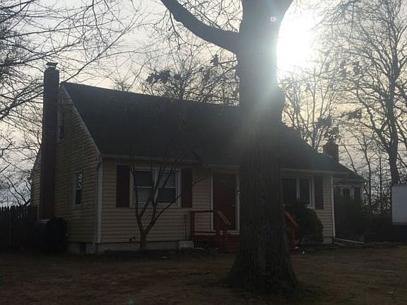 3rd image of 26 Station Ave