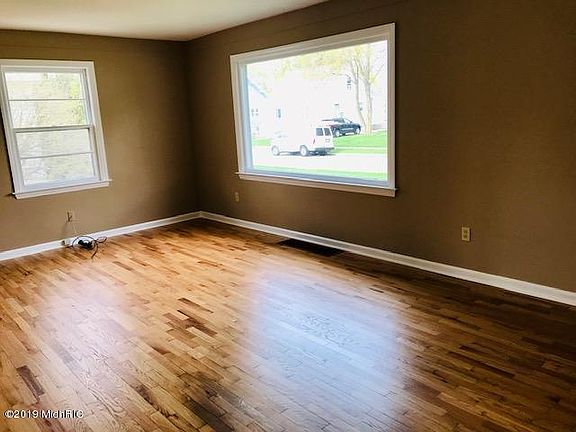 5th image of 2209 Wyoming Ave SW