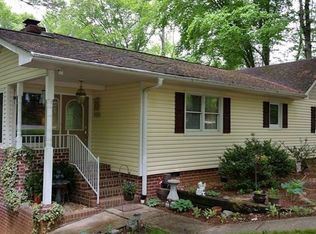 7360 Shoreline Dr, Quinton, VA 23141