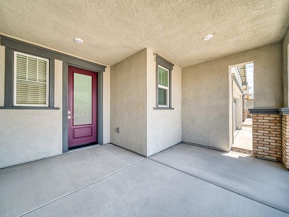 3rd image of 2051 Melrose Landing