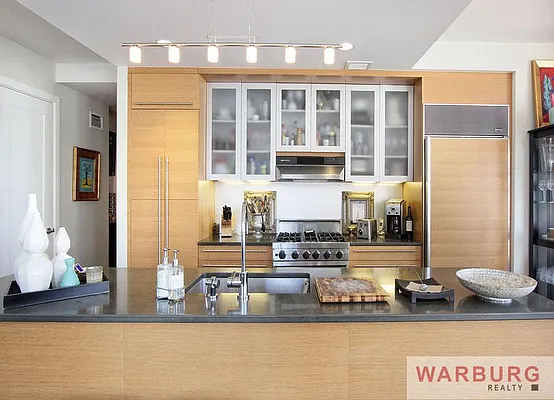 Sold by Warburg | media 1